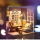 Rolife Miniature Maison De Poupées avec Lumières Bureau Maison Modèle DIY Artisanat Jouets pour Adultes-Meilleur Cadeau pour L'âge Adolescent et Au-Dessus Soho Time - B94QAHBBX